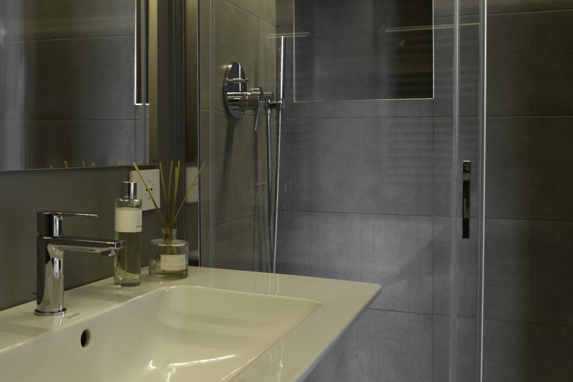 شقة Monviso Design Loft R&R ميلان المظهر الخارجي الصورة