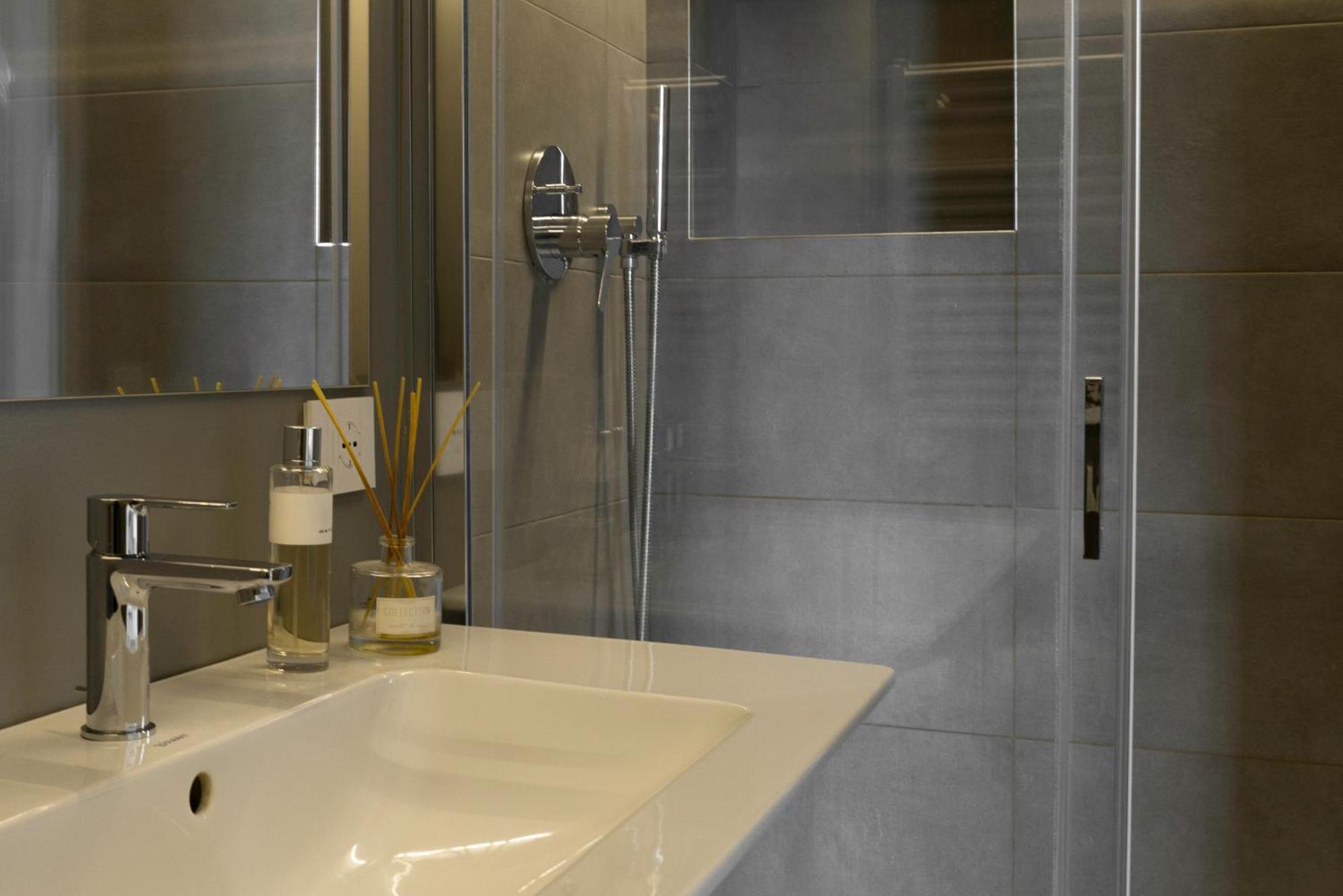 شقة Monviso Design Loft R&R ميلان المظهر الخارجي الصورة
